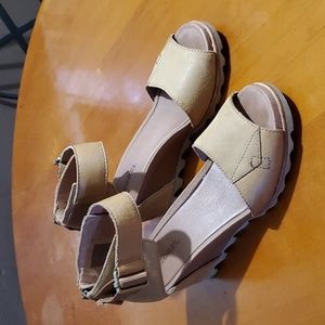 SOREL Joanie II Ankle Strap, Zipper Back Sandals Size 39 EUR
